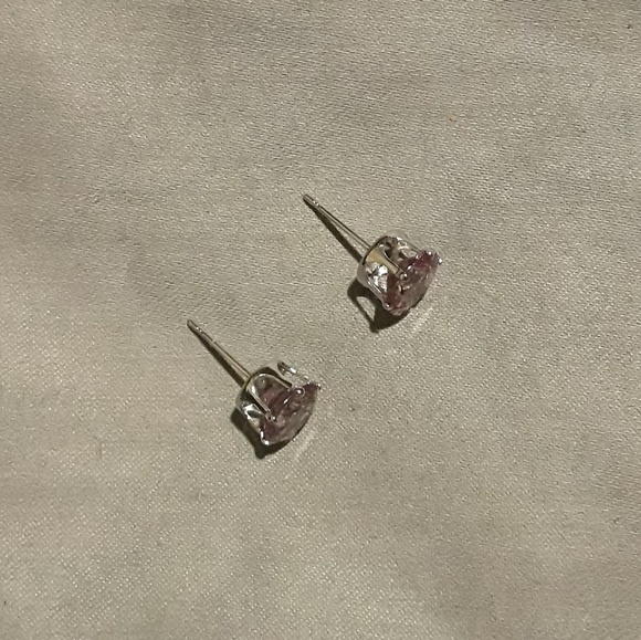 🆕️ Sparkling Purple CZ Stud Earrings! - Picture 2 of 4